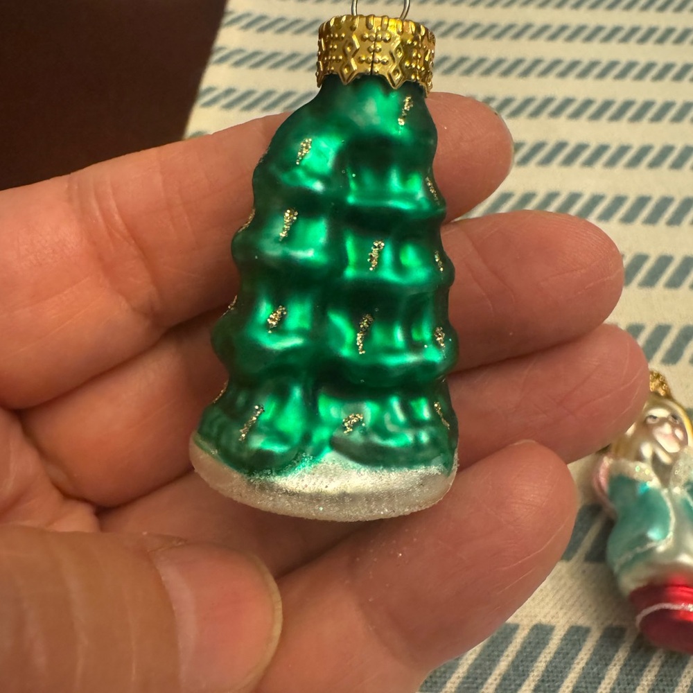 4 Handcrafted glass ornaments - Picture 3 of 10